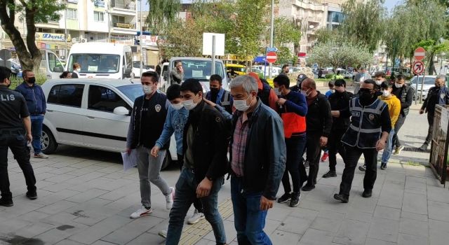 300 saatlik görüntüyü izlediler, tek tek tespit ettiler