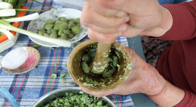 Asırlık Lezzet ‘Çağla Dövmesi’ Damak Çatlatıyor