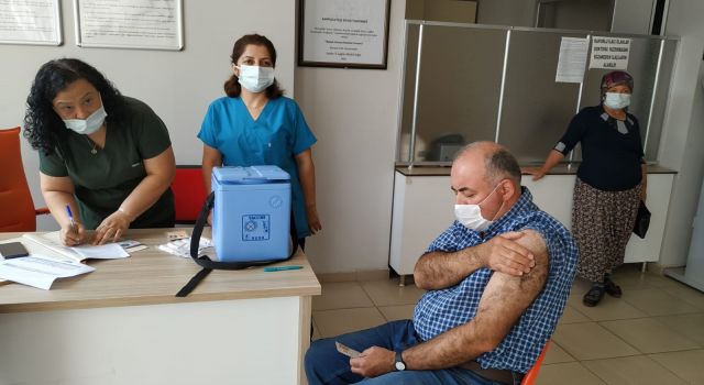 Karpuzlu'da Vatandaştan Aşıya Yoğun İlgi