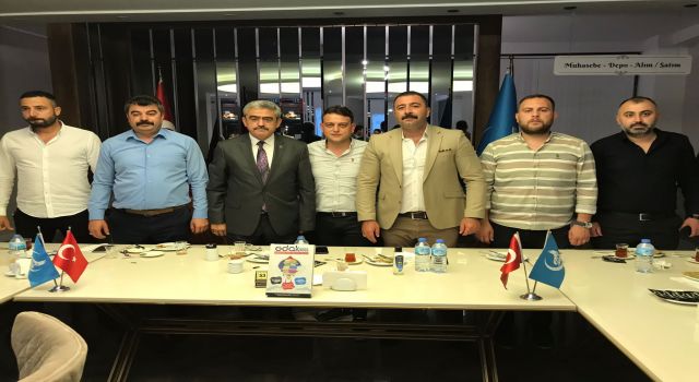 Ülkü Ocakları, İlçe Başkanları Toplandı: "Ülkü Varsa Amaç Vardır"