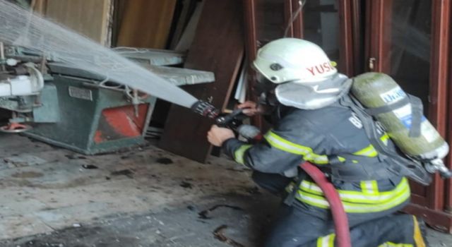 Marangoz Atölyesindeki Yangın Kısa Sürede Söndürüldü