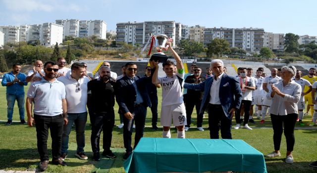 Kuşadasıspor Şampiyonluk Kupasını Kazandı
