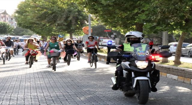 Nazilli'de 9. Süslü Kadınlar Bisiklet Turu Yapıldı