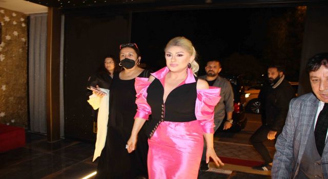 Kuşadası’nda Muazzez Ersoy rüzgarı