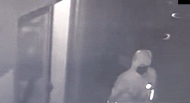 Hem elektrik kablolarını hem arabayı çaldılar