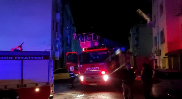 Kuşadası'nda uyuşturucu bağımlısı evi yaktı