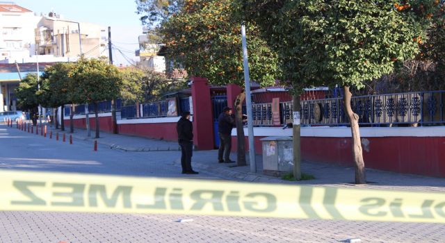 Askerlik Şubesi önünde bulunan şüpheli çanta panik yarattı