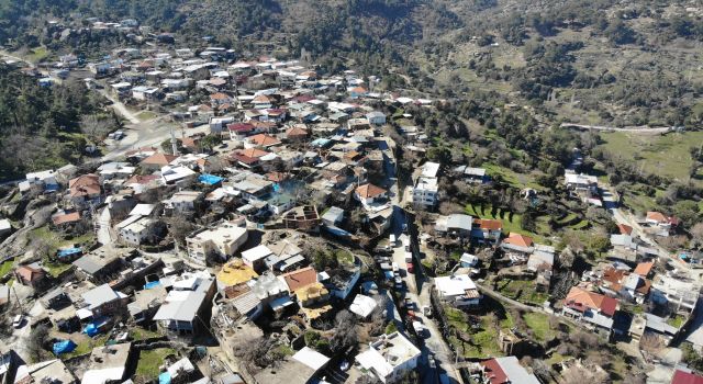 Bağlı bulunduğu ilçeden büyük olan mahalle dikkat çekiyor