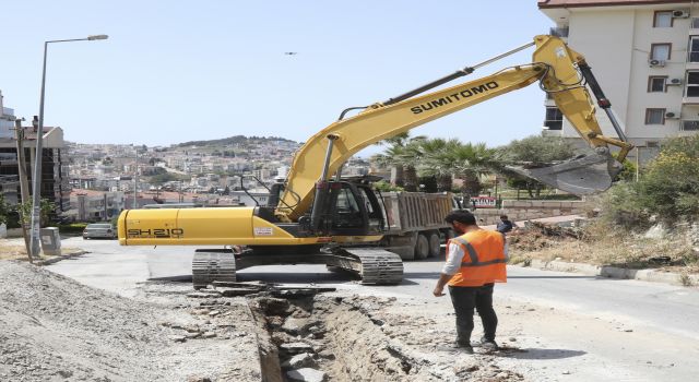 ASKİ KUŞADASI’NDA ALTYAPI HATLARINI YENİLEMEYE DEVAM EDİYOR