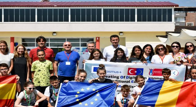 Erasmus Projesi Kapsamında Yurt Dışından Gelen Öğrenci ve Öğretmenler Başkan Erol’u Ziyaret Etti