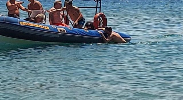 Denize giren genç kadın boğuldu