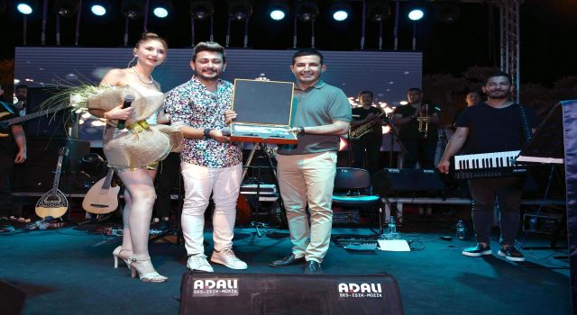 Kuşadası yaz boyunca sanata doyuyor