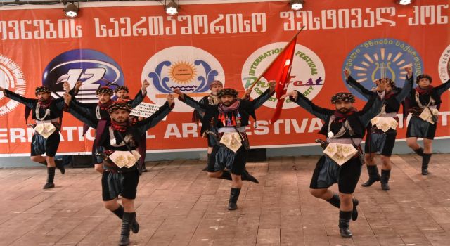 Nazilli Belediyesi Halk Oyunları Topluluğu Gürcistan'da