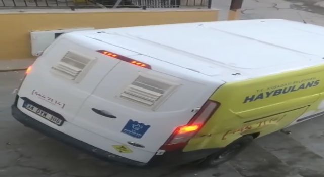 Belediyeye ait aracın merdivenlerden aşağı inmesi tepki çekti