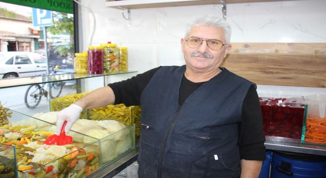 55 yıllık turşu ustasından, 'sirkeyle mi limonla mı' tartışmasına son