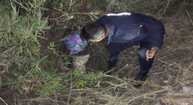 Kayıp kadın, ayağı çalılara sıkışmış şekilde bulundu