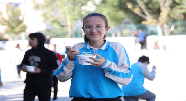 Didim Belediyesi'nden öğrencilere sıcak çorba ikramı