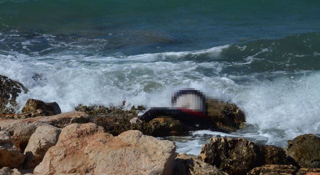 Sahilde kıyıya vurmuş ceset bulundu