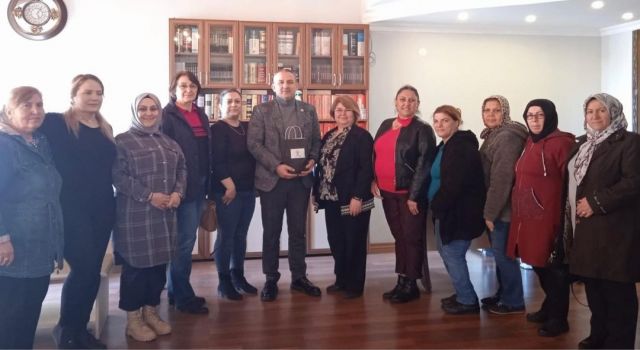 Ak Parti Kadın Kollarından Avukatlar Gününde Mustafa Abak'a ziyaret