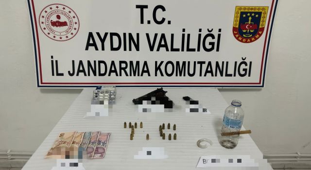 Durdurulan araçtan çıkan şok etti