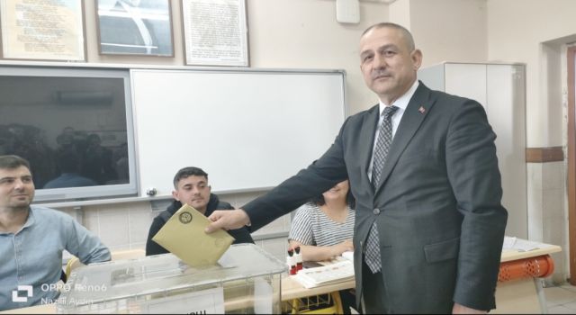 Ak Partili Abak oyunu eşiyle birlikte kullandı