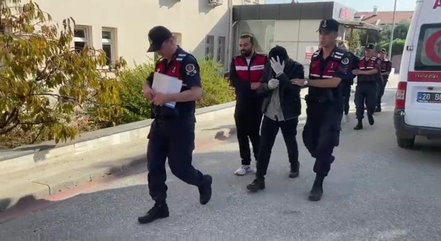 Kadın çoraplı hırsızların kurnazlığı