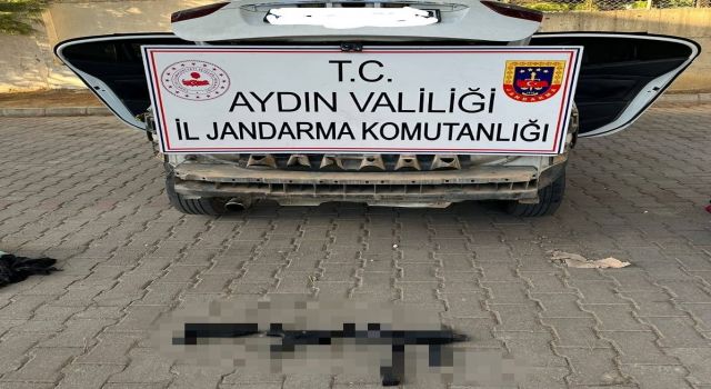 Otomobil tamponundan çıkan şok etti