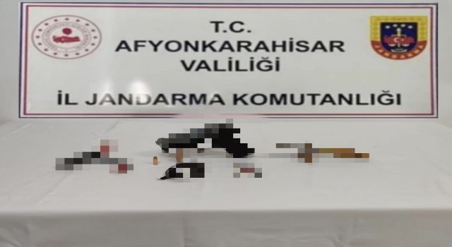 Uyuşturucu elinde patladı