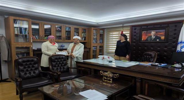 Hollandalı kadın Müslümanlığı seçti