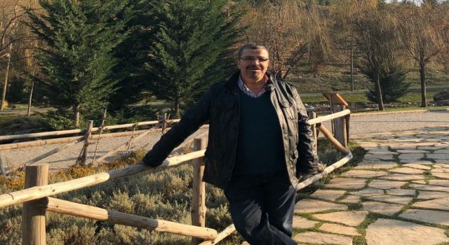 Kamyonet kasasına çarpan adam hayatını kaybetti