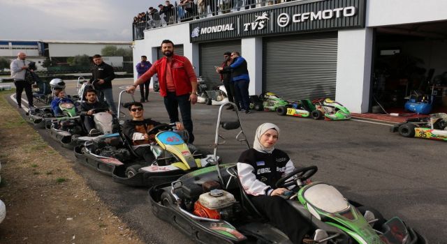 Nazilli go-kart pistinde gençler doyasıya eğlendi