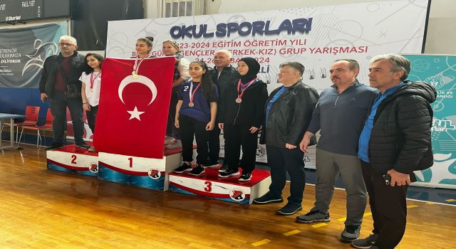 Demir bilekler madalyalarına kavuştu