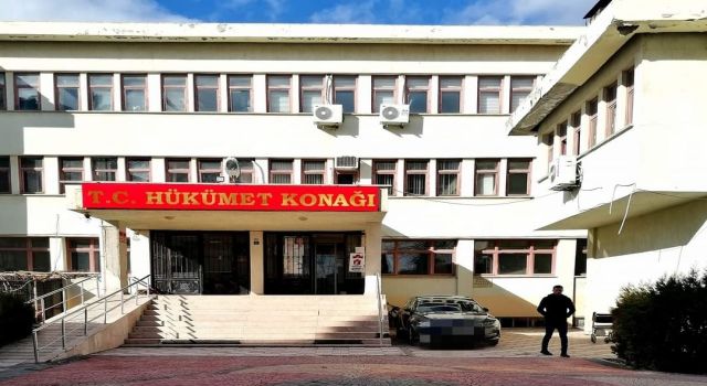 Duruşma salonunda ecele yakalandı