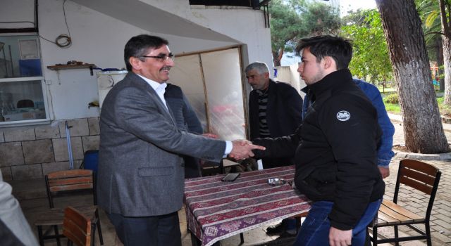 İYİ Parti'li Başkan Adayı Zeki İnal'a vatandaşlardan yoğun ilgi 