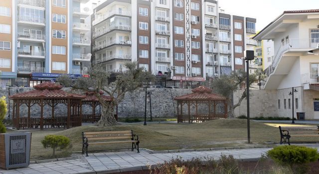 Kuşadası'nda parklar kamera ile donatıldı