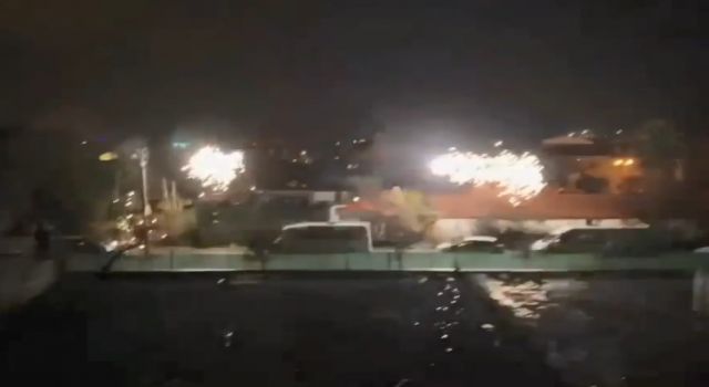 Sesi duyan balkona koştu