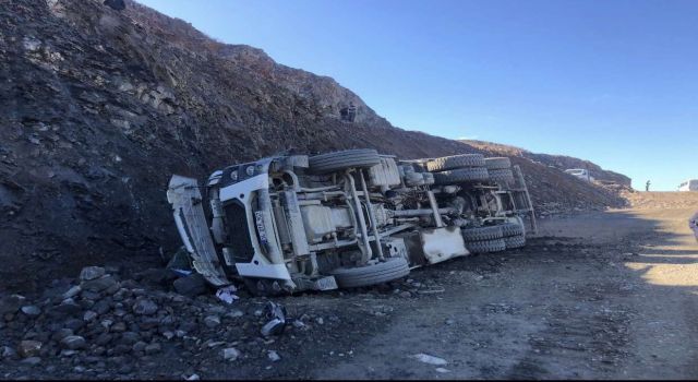 Yakıt tankeri uçurumdan yuvarlandı