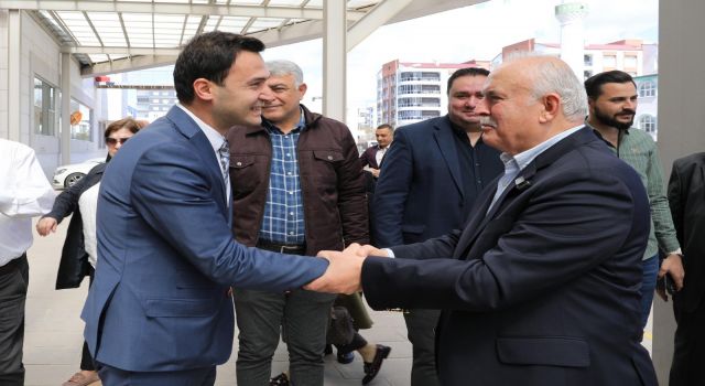 Ergüler Nazilli'de sağlık çalışanlarının Tıp Bayramını kutladı