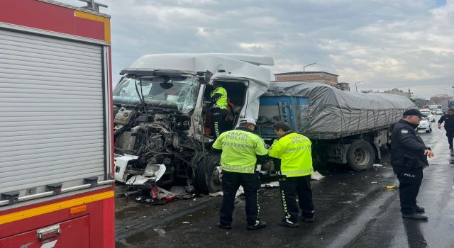 Köşk'te 2 tır çarpıştı:1 yaralı