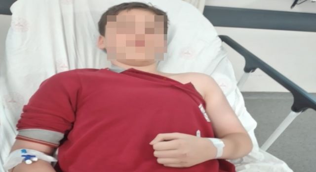 Sınıf arkadaşlarını özür dileme bahanesi ile çağırıp darp ettiler