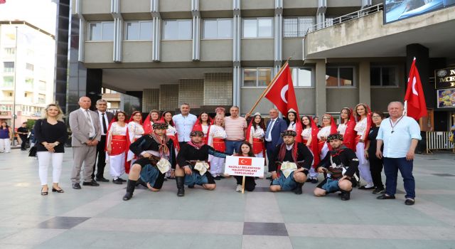 Nazilli Belediyesi Halk Oyunları Topluluğu'ndan muhteşem gösteri