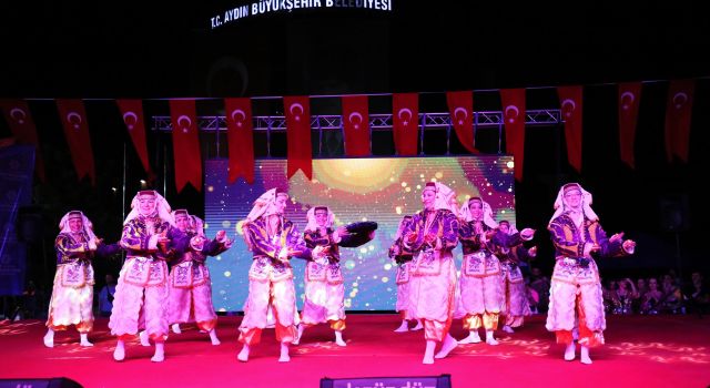 AYDIN BÜYÜKŞEHİR BELEDİYESİ VATANDAŞLARI KÜLTÜR VE SANATLA BULUŞTURMAYA DEVAM EDİYOR