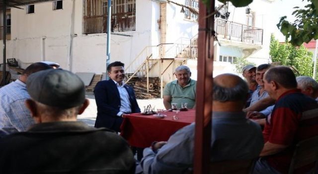 Karacasu Kaymakamı Gündoğdu, Ataeymir Mahallesi'nde vatandaşlarla buluştu