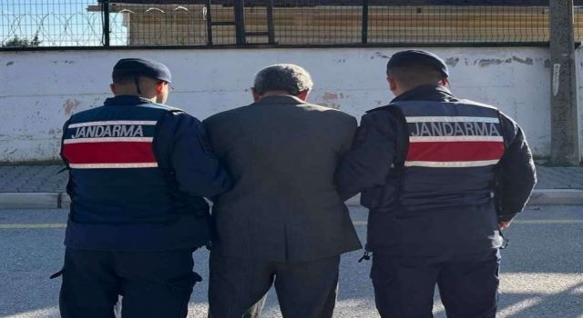 Nitelikli cinsel saldırı suçundan 15 yıl hapis cezası ile aranıyordu yakayı ele verdi