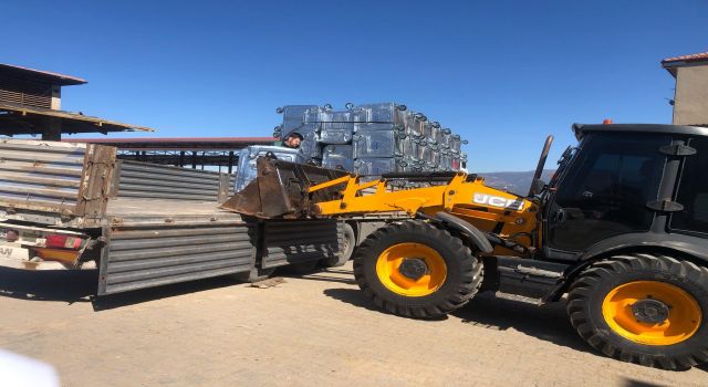 Karacasu Belediyesi'ne 40 adet çöp konteyneri hibesi