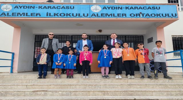 Karacasu'da en çok oruç tutan öğrenciler ödüllendirildi