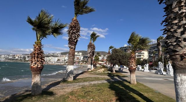 Kuşadası hafta sonu yazı, hafta içi kışı yaşadı