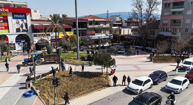 Nazilli Cumhuriyet Meydanı yenilendi