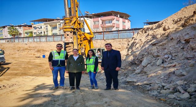 Nazilli Kaymakamı Huriye Kan Cumhuriyet İlkokulu inşaatını incelemelerde bulundu