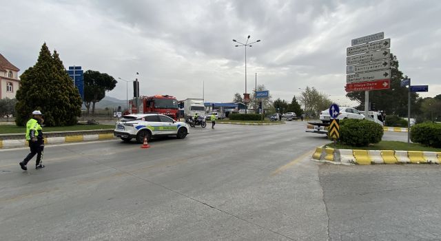 Otomobiller kavşakta çarpıştı: 1 yaralı